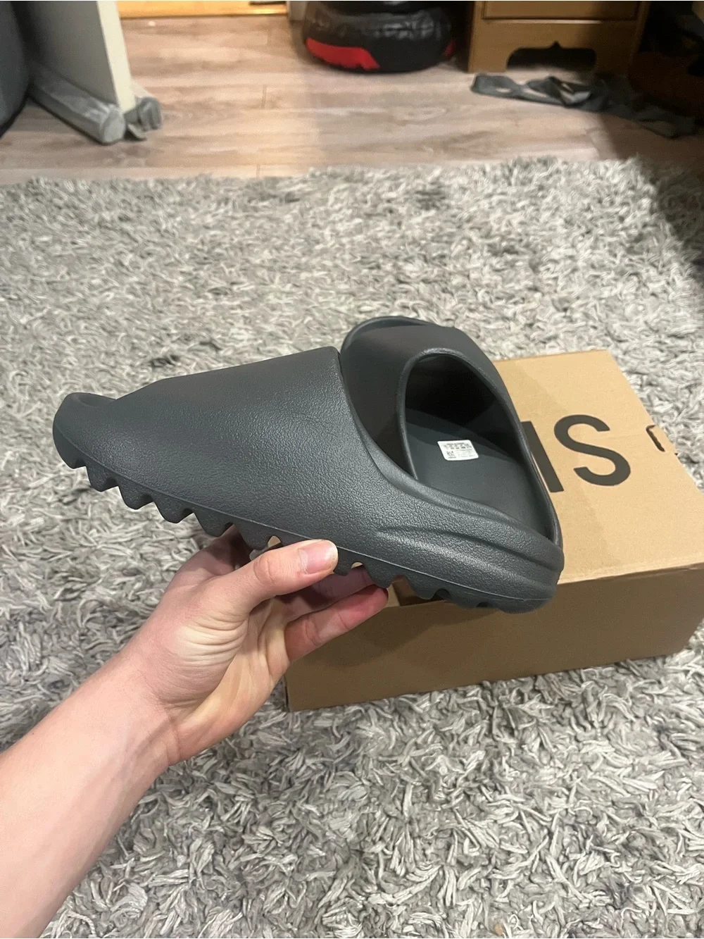 Yeezy slide size 10 granite - Picture 2 of 10